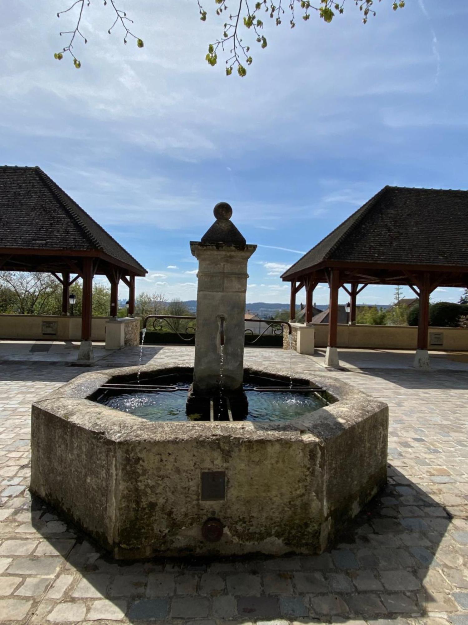 La Villa Perchee Calme, Sauna, Parking Prive Saint-Prix  المظهر الخارجي الصورة