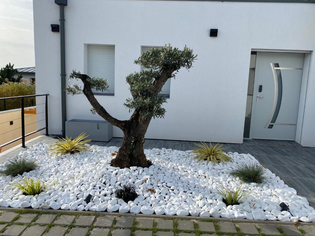 La Villa Perchee Calme, Sauna, Parking Prive Saint-Prix  المظهر الخارجي الصورة