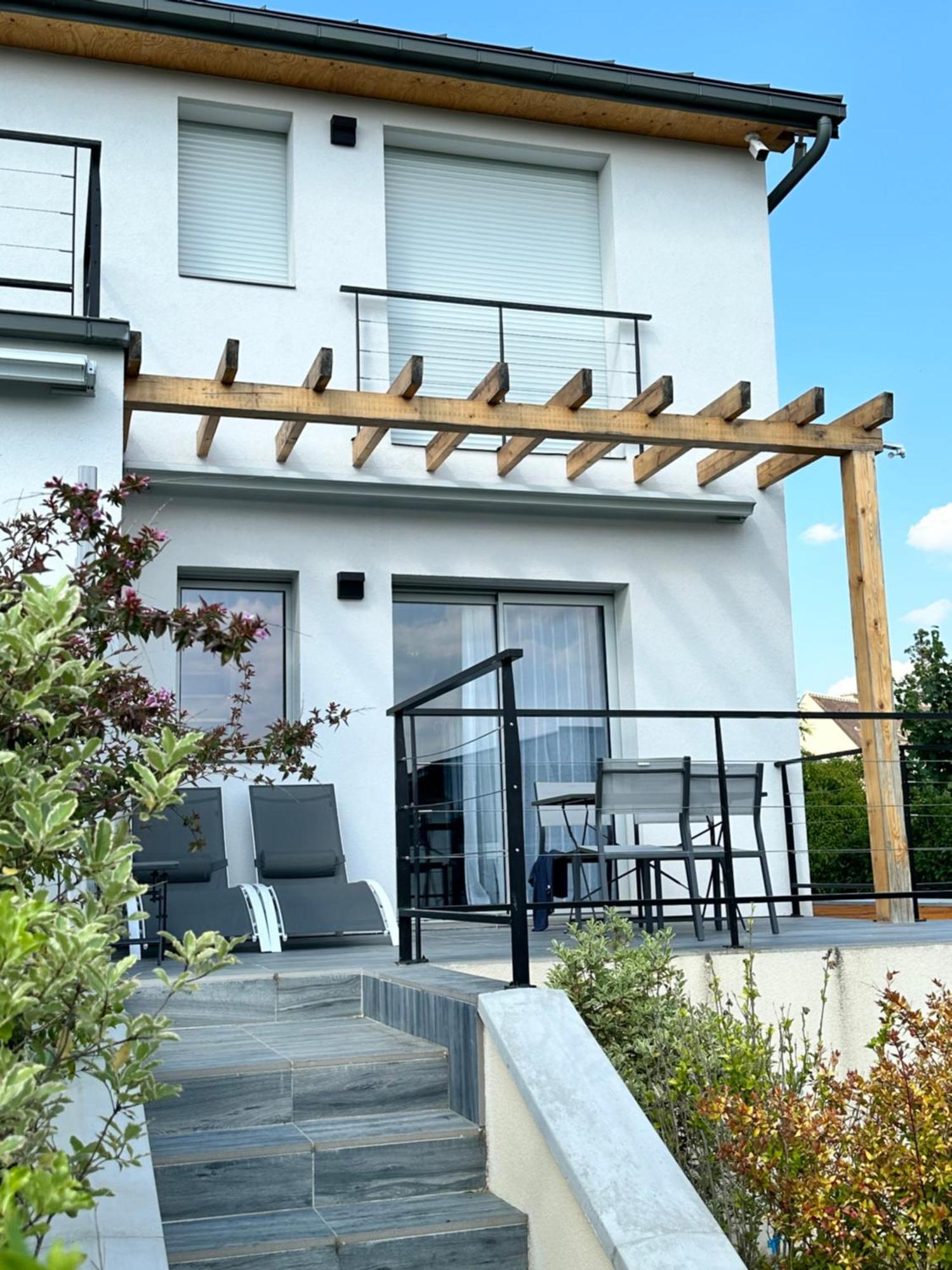 La Villa Perchee Calme, Sauna, Parking Prive Saint-Prix  المظهر الخارجي الصورة