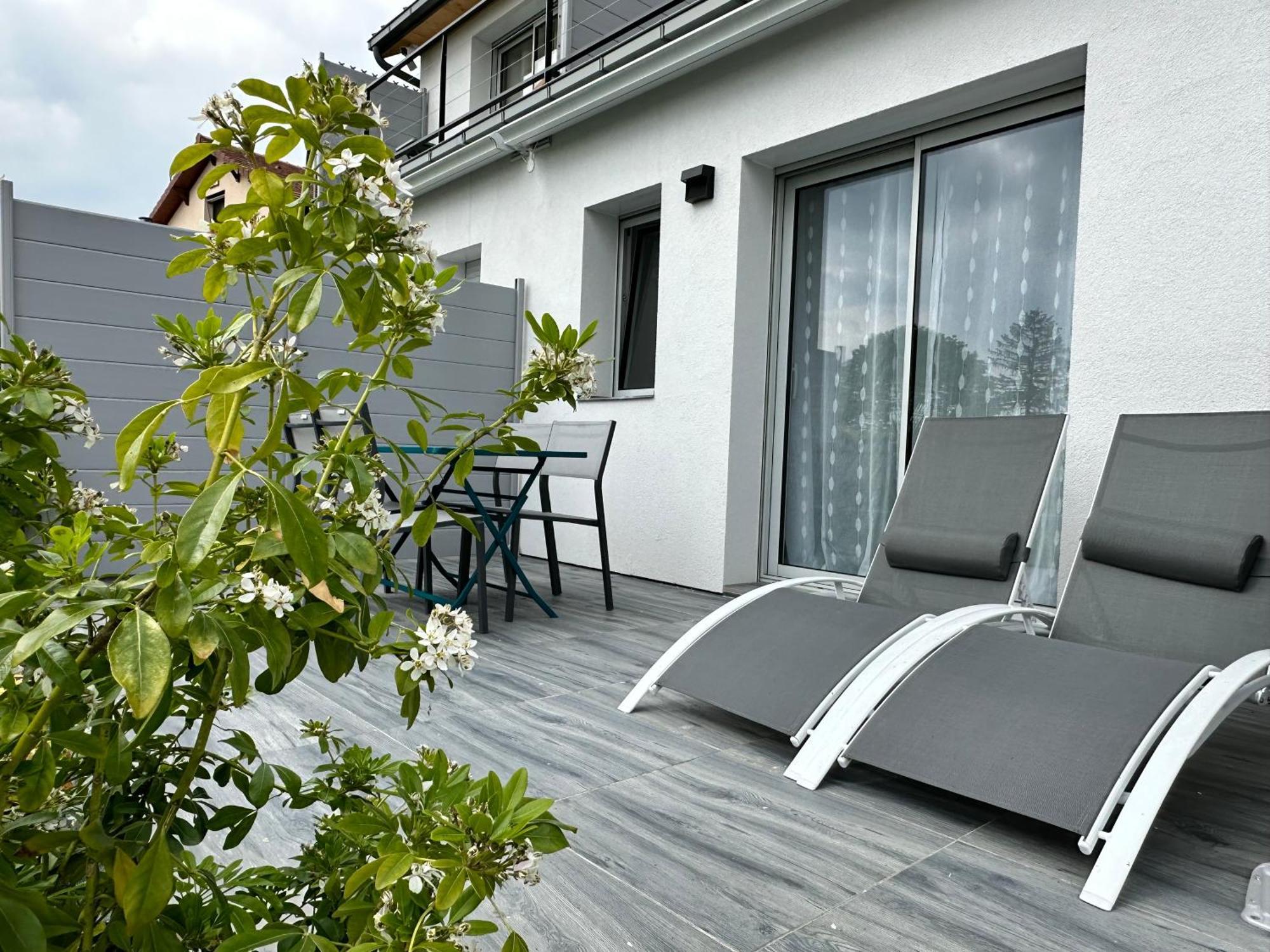 La Villa Perchee Calme, Sauna, Parking Prive Saint-Prix  المظهر الخارجي الصورة