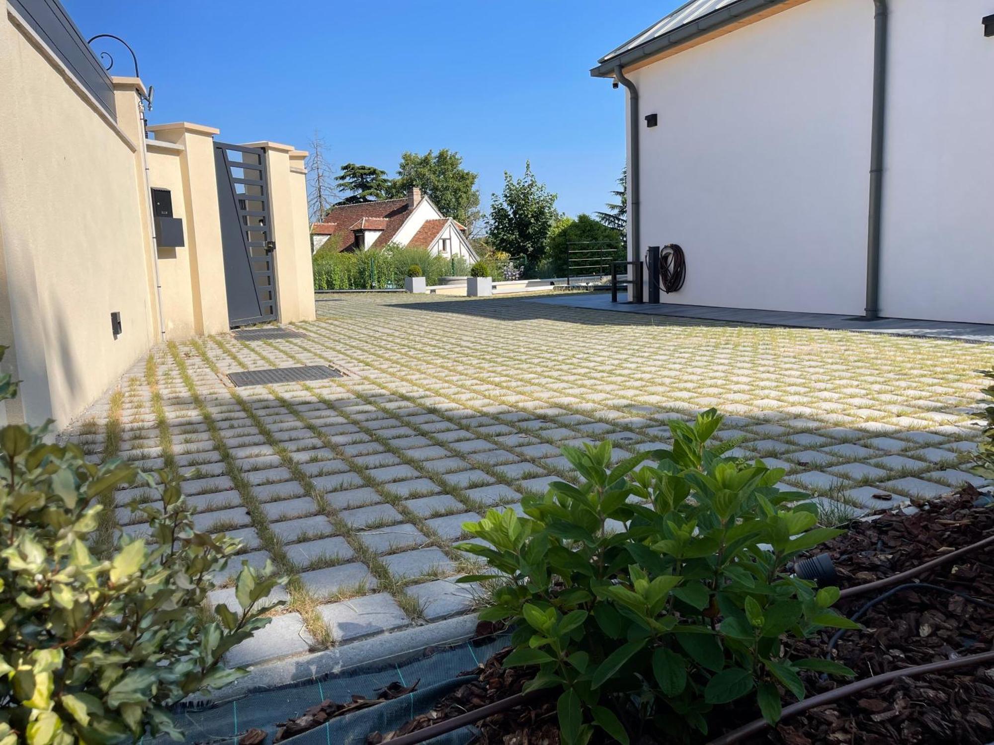 La Villa Perchee Calme, Sauna, Parking Prive Saint-Prix  المظهر الخارجي الصورة