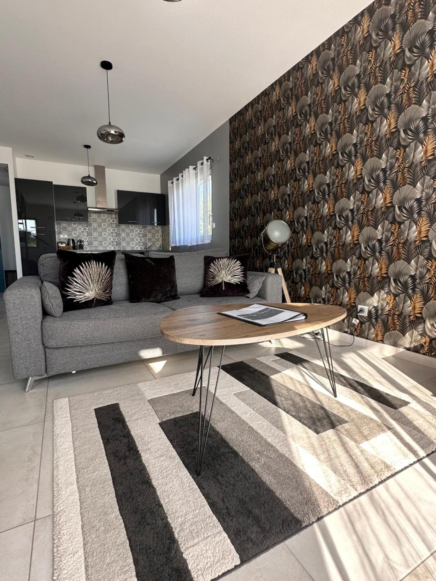 La Villa Perchee Calme, Sauna, Parking Prive Saint-Prix  المظهر الخارجي الصورة