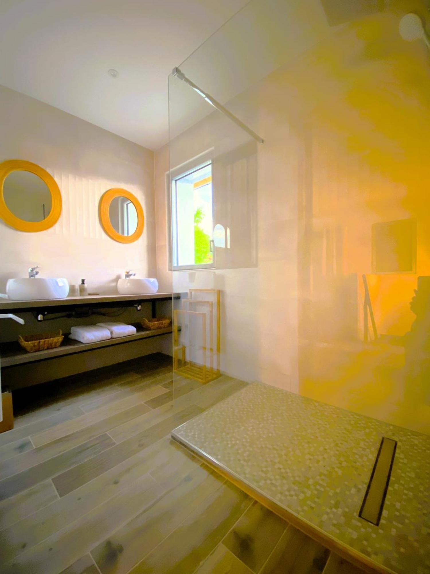 La Villa Perchee Calme, Sauna, Parking Prive Saint-Prix  المظهر الخارجي الصورة