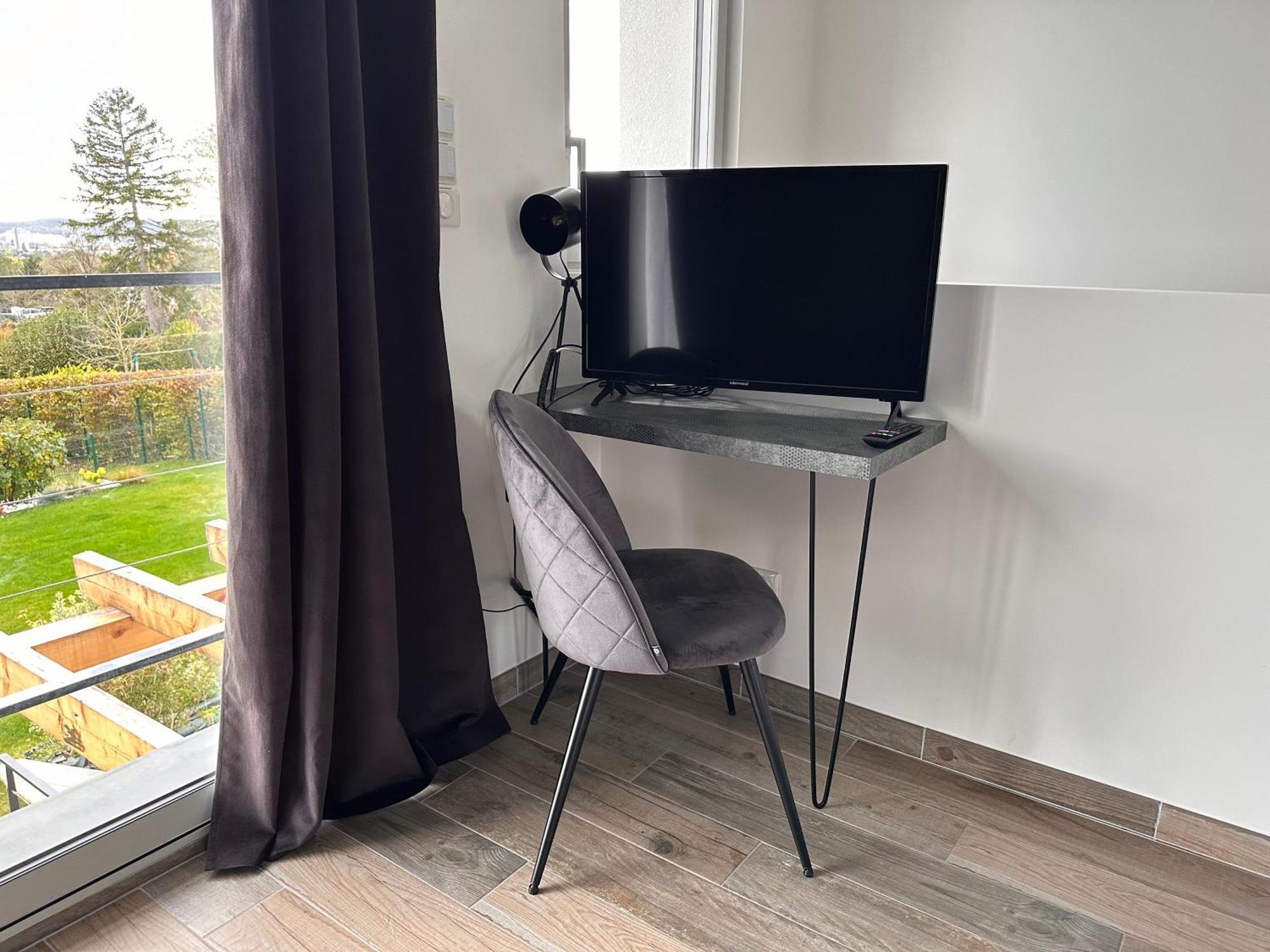 La Villa Perchee Calme, Sauna, Parking Prive Saint-Prix  المظهر الخارجي الصورة