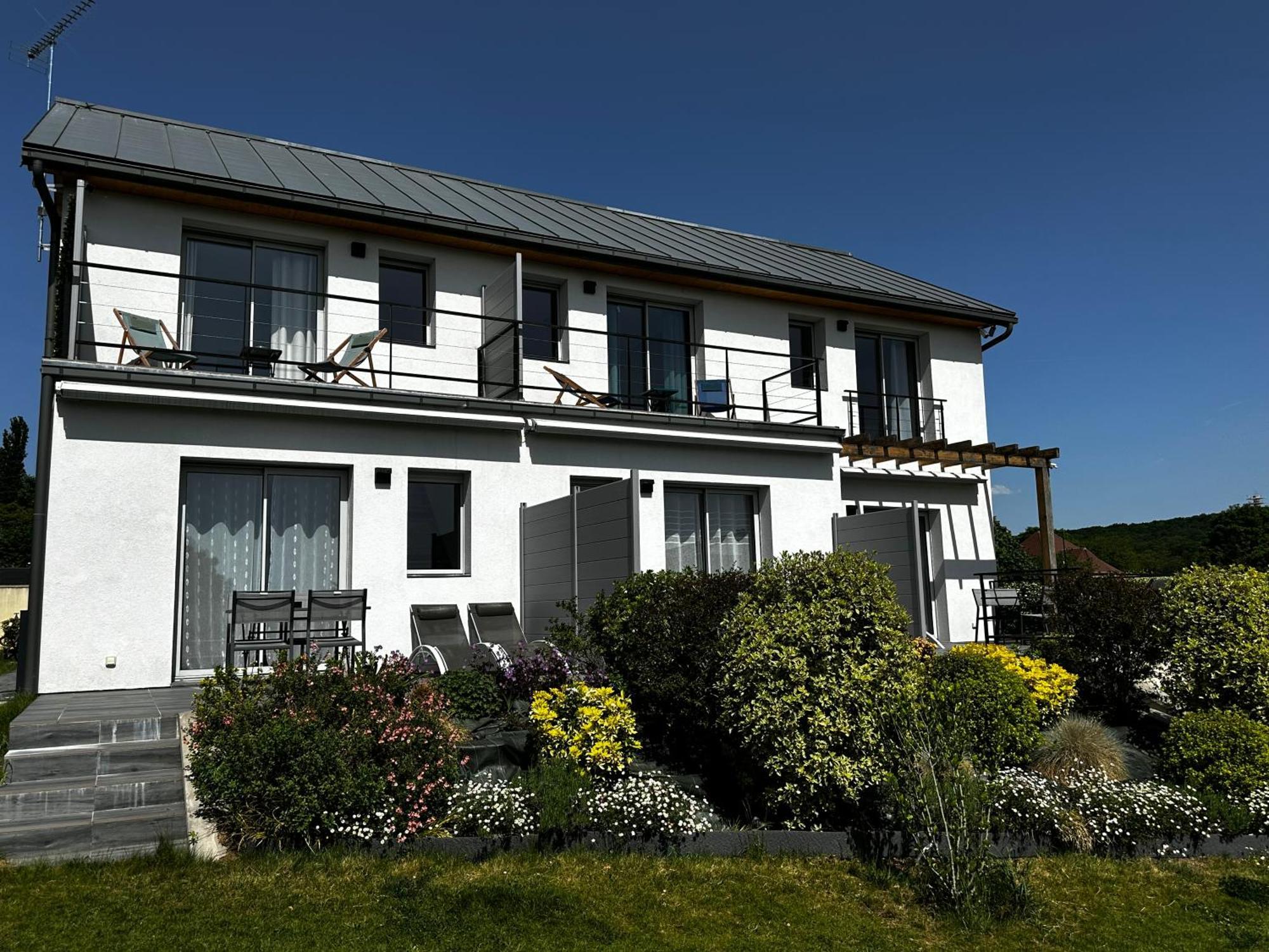 La Villa Perchee Calme, Sauna, Parking Prive Saint-Prix  المظهر الخارجي الصورة